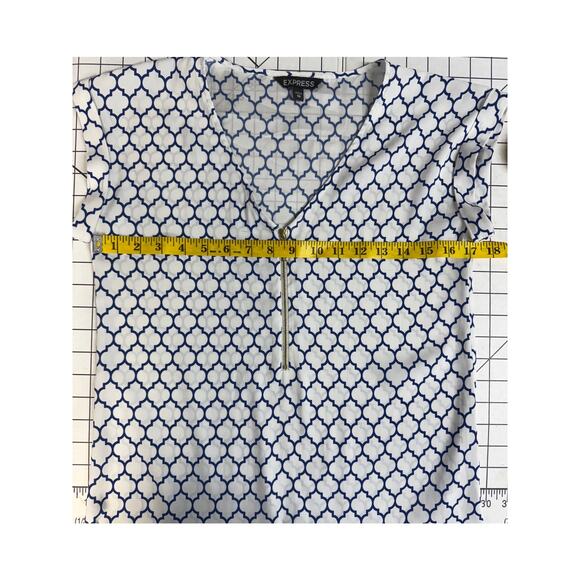 Express White Blue Geometric 1/4 Zip Front Short Sleeve Blouse Women XS - Picture 7 of 9
